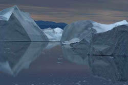 Icebergs reflecting in the fjord-Photo Olivier Pitras, 69Nord.com
