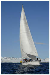 Southern Star sous voiles en Arctique